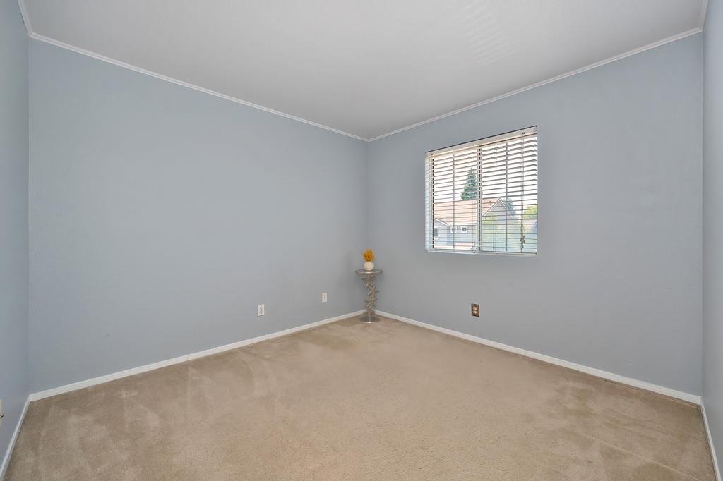 Detail Gallery Image 23 of 51 For 9567 Diamond Point Ln, Elk Grove,  CA 95758 - 4 Beds | 2/1 Baths