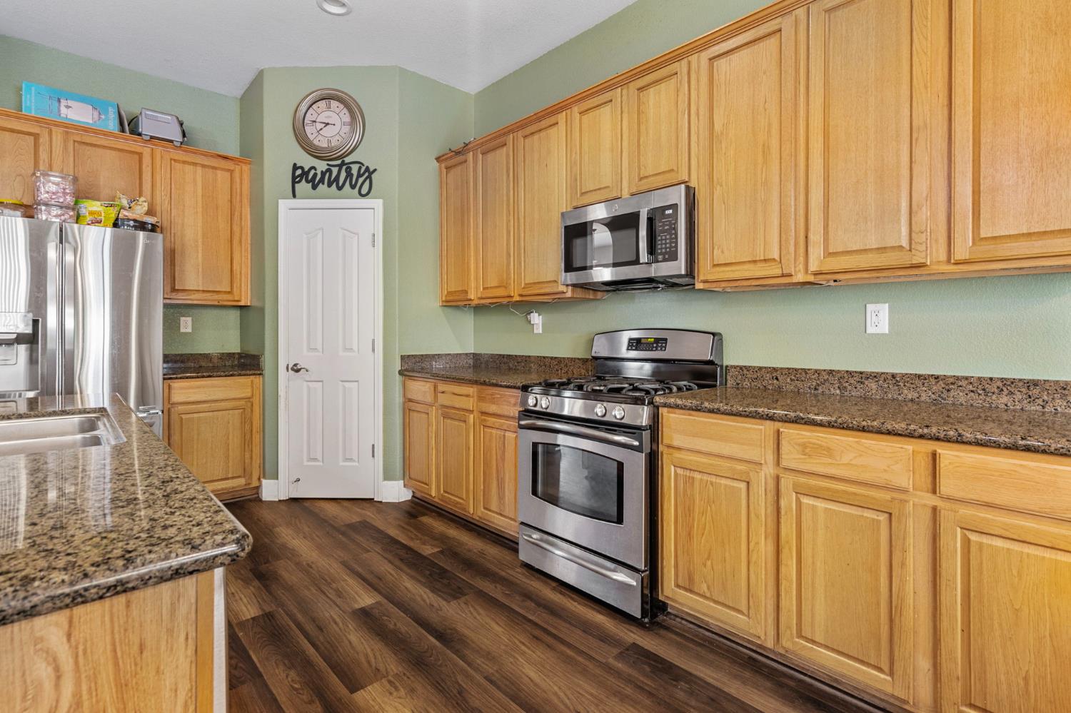Detail Gallery Image 13 of 33 For 444 Sparrow Dr, Galt,  CA 95632 - 4 Beds | 2 Baths