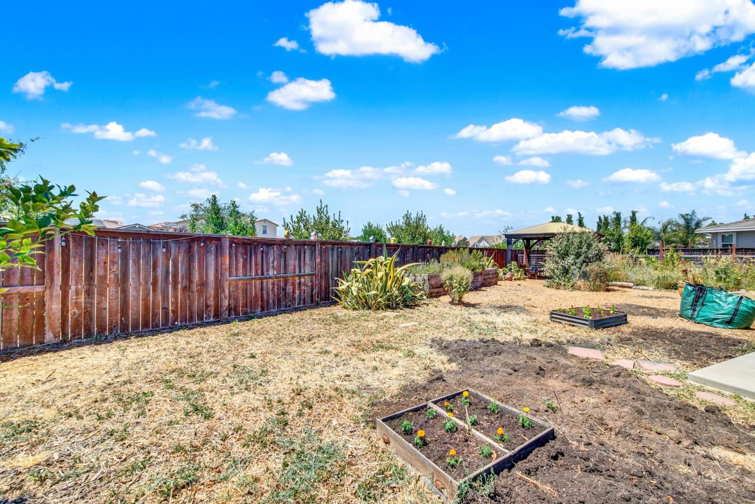 Detail Gallery Image 66 of 72 For 2200 Russell Cir, Woodland,  CA 95776 - 3 Beds | 2/1 Baths
