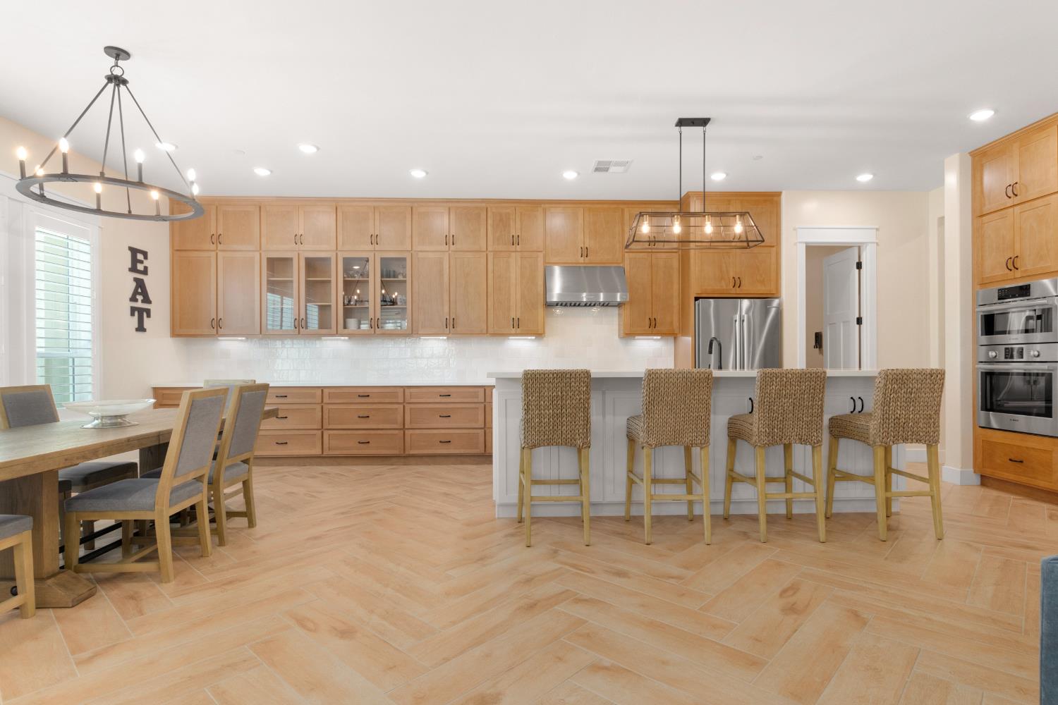Detail Gallery Image 8 of 60 For 2101 via Prego, Oakdale,  CA 95361 - 3 Beds | 3/1 Baths