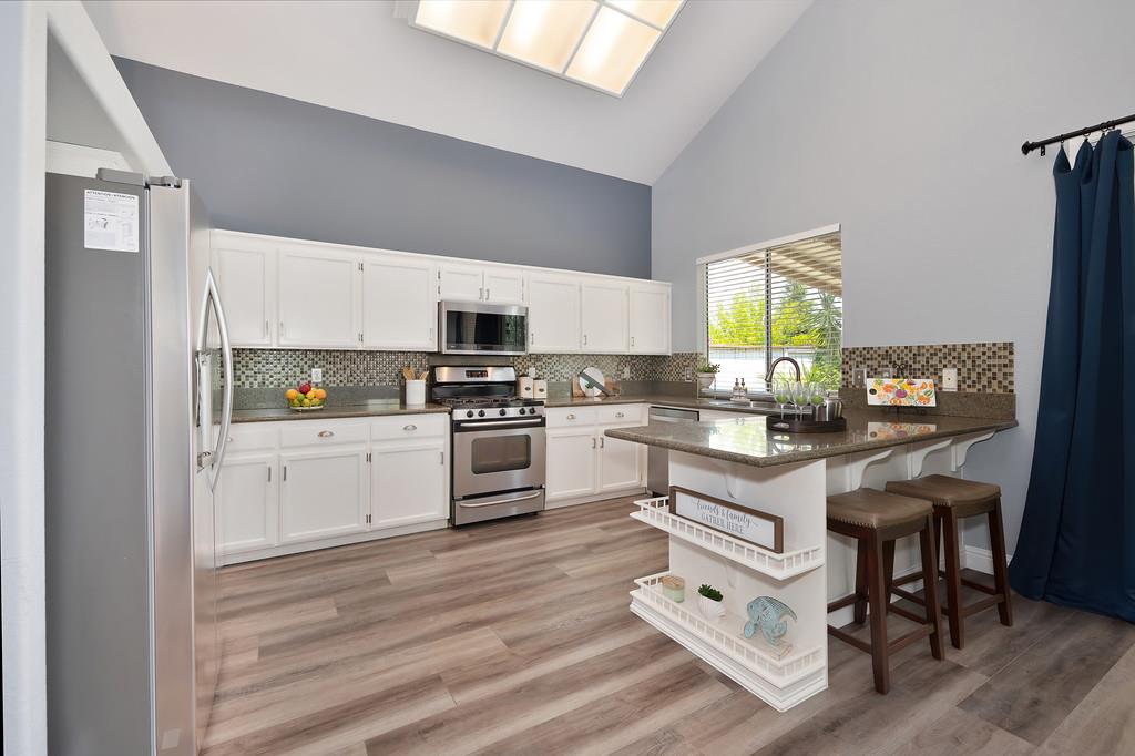Detail Gallery Image 13 of 51 For 9567 Diamond Point Ln, Elk Grove,  CA 95758 - 4 Beds | 2/1 Baths