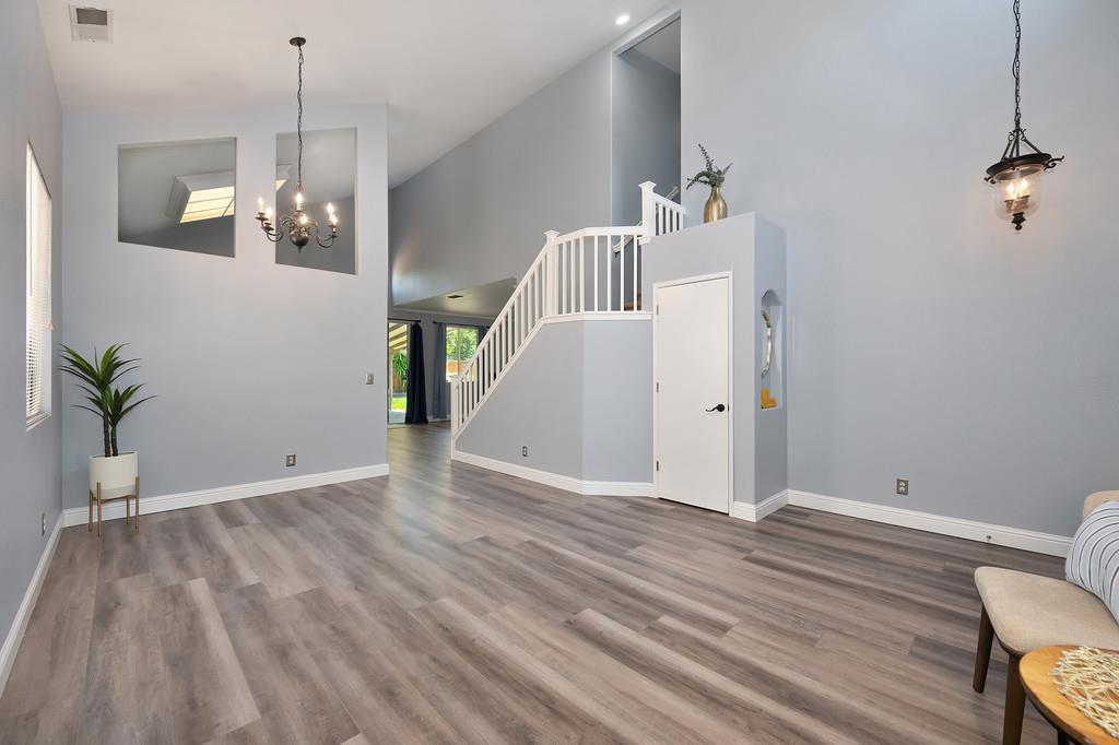 Detail Gallery Image 7 of 51 For 9567 Diamond Point Ln, Elk Grove,  CA 95758 - 4 Beds | 2/1 Baths