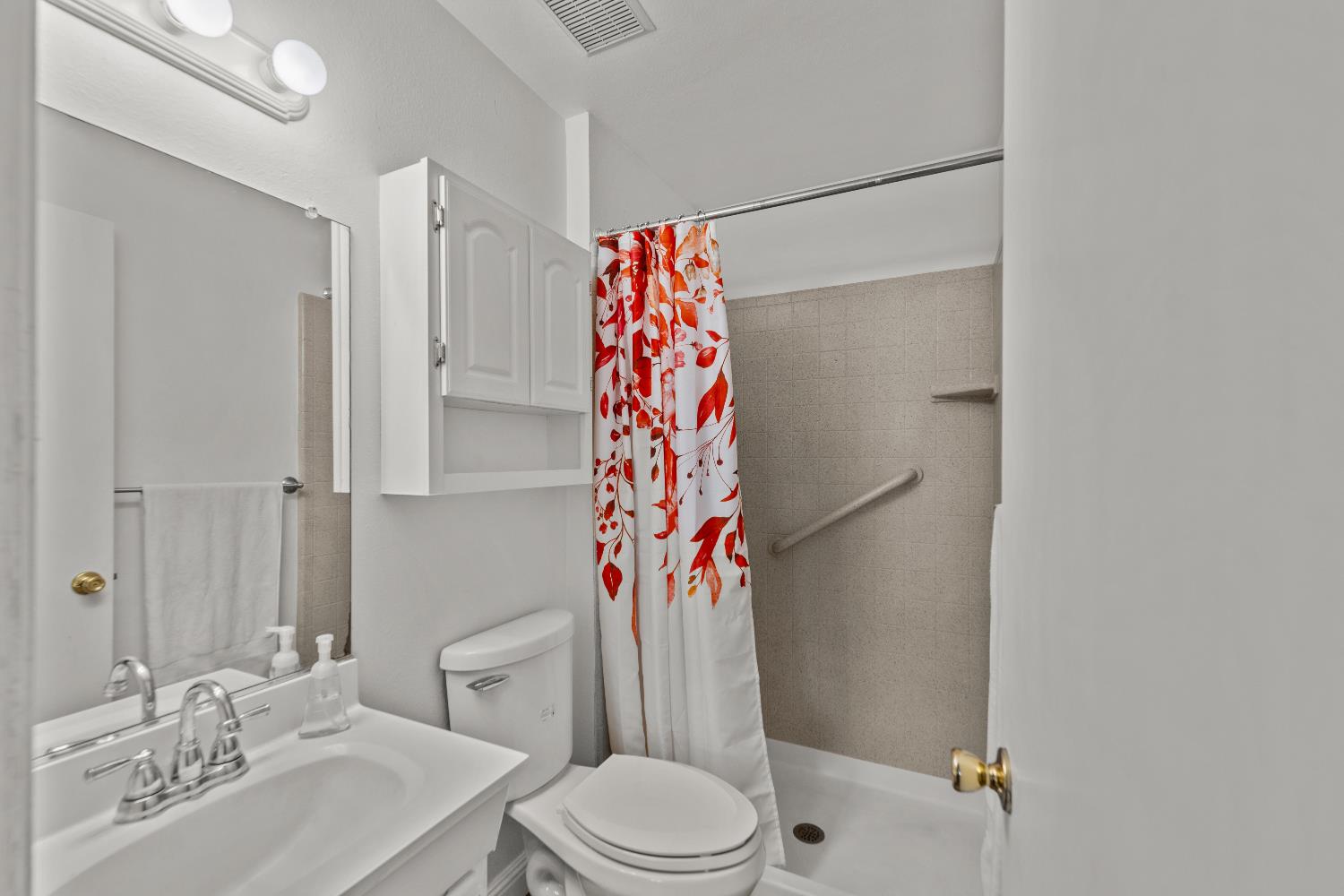 Detail Gallery Image 25 of 39 For 8852 Salmon Falls Dr, Sacramento,  CA 95826 - 3 Beds | 2 Baths