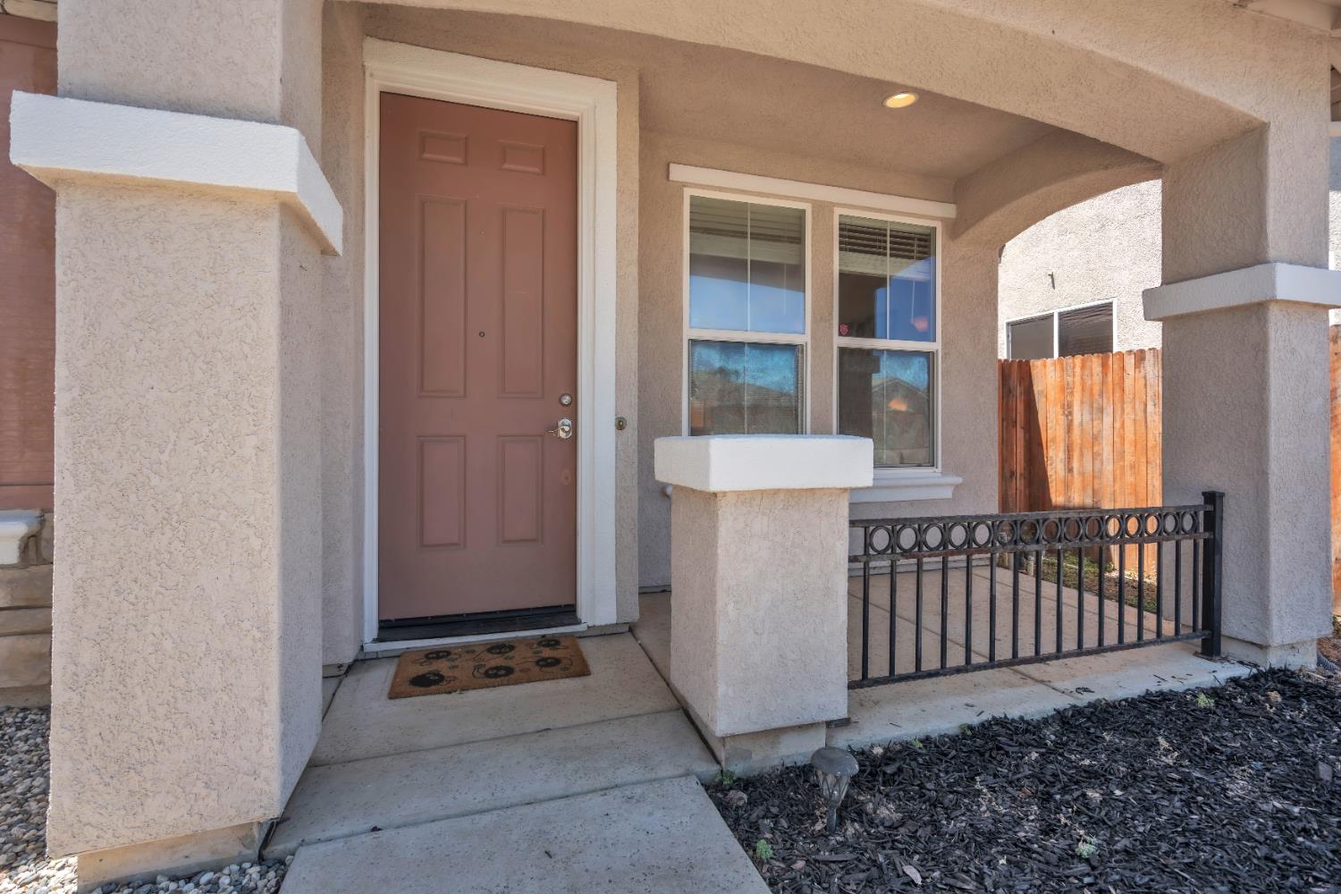 Detail Gallery Image 2 of 33 For 10451 Canadeo Cir, Elk Grove,  CA 95757 - 3 Beds | 2 Baths