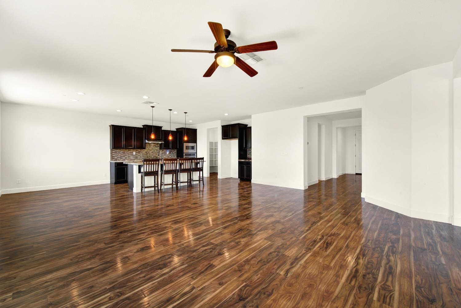 Detail Gallery Image 26 of 72 For 2200 Russell Cir, Woodland,  CA 95776 - 3 Beds | 2/1 Baths
