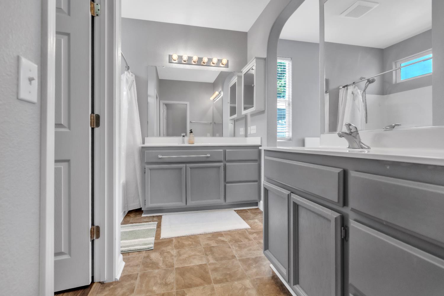 Detail Gallery Image 23 of 33 For 10451 Canadeo Cir, Elk Grove,  CA 95757 - 3 Beds | 2 Baths