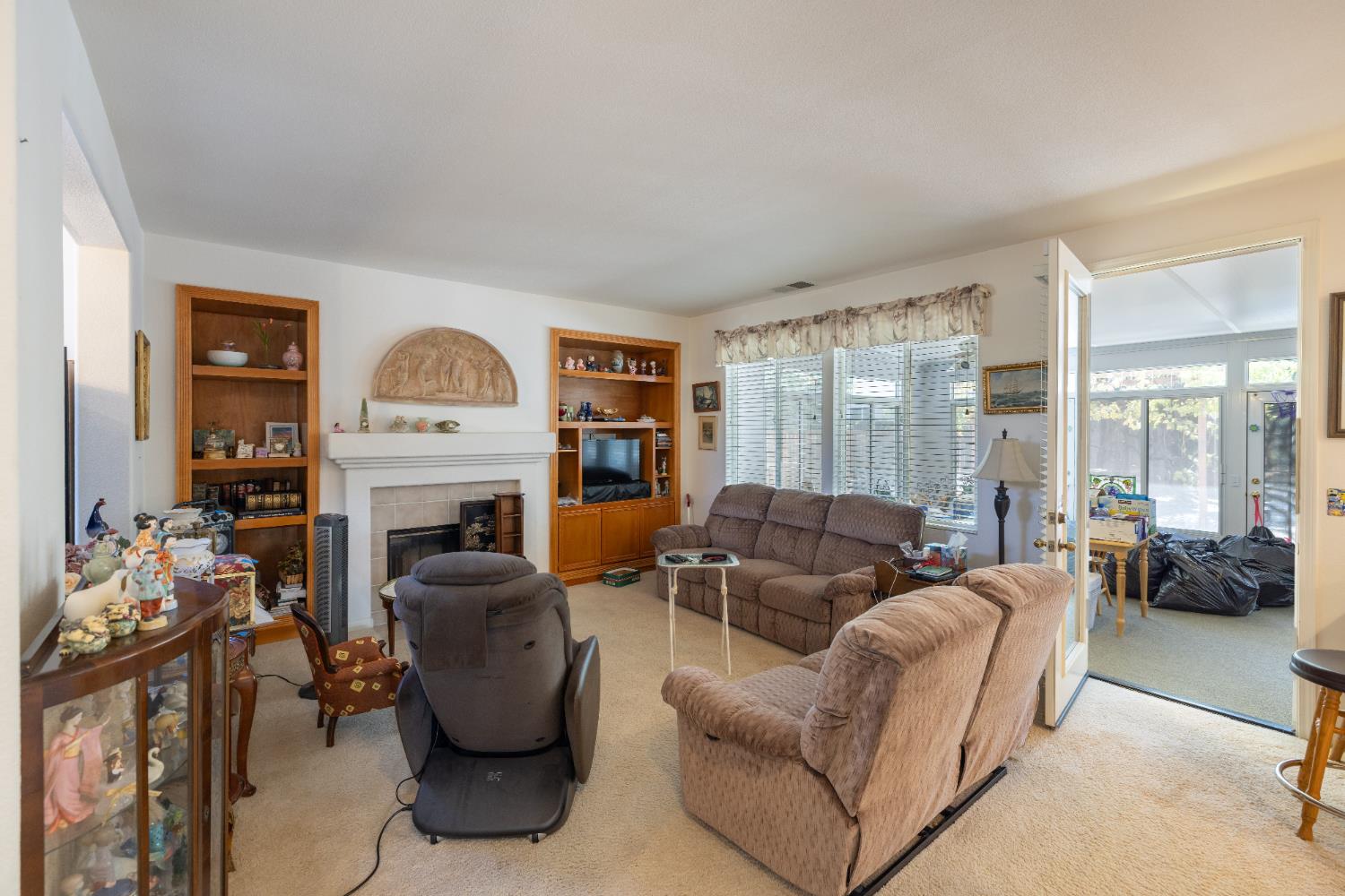 Detail Gallery Image 15 of 65 For 1880 Persimmon Way, Tracy,  CA 95376 - 5 Beds | 3 Baths