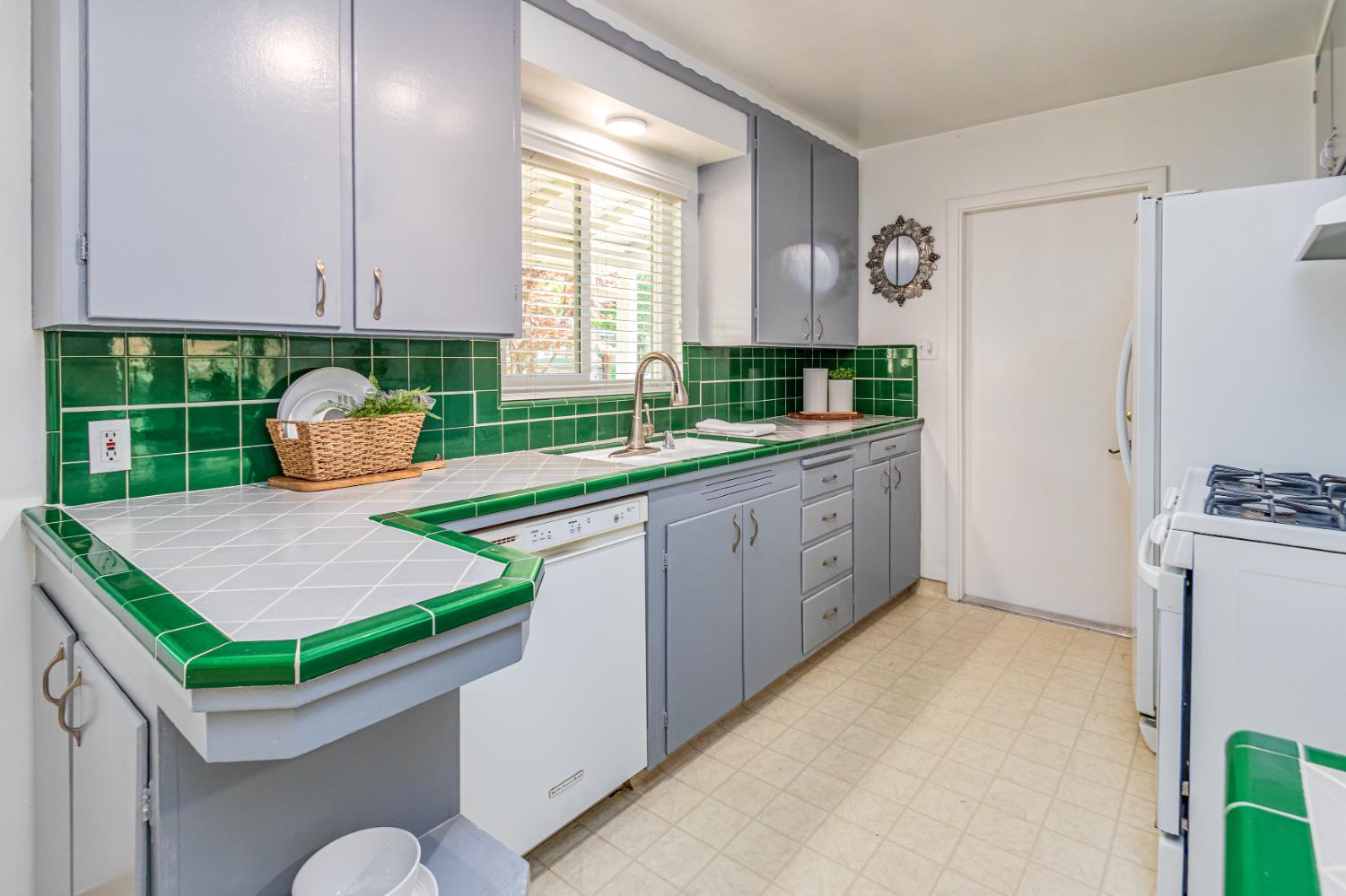 Detail Gallery Image 29 of 36 For 3232 Strevel Way, Sacramento,  CA 95825 - 3 Beds | 1/1 Baths