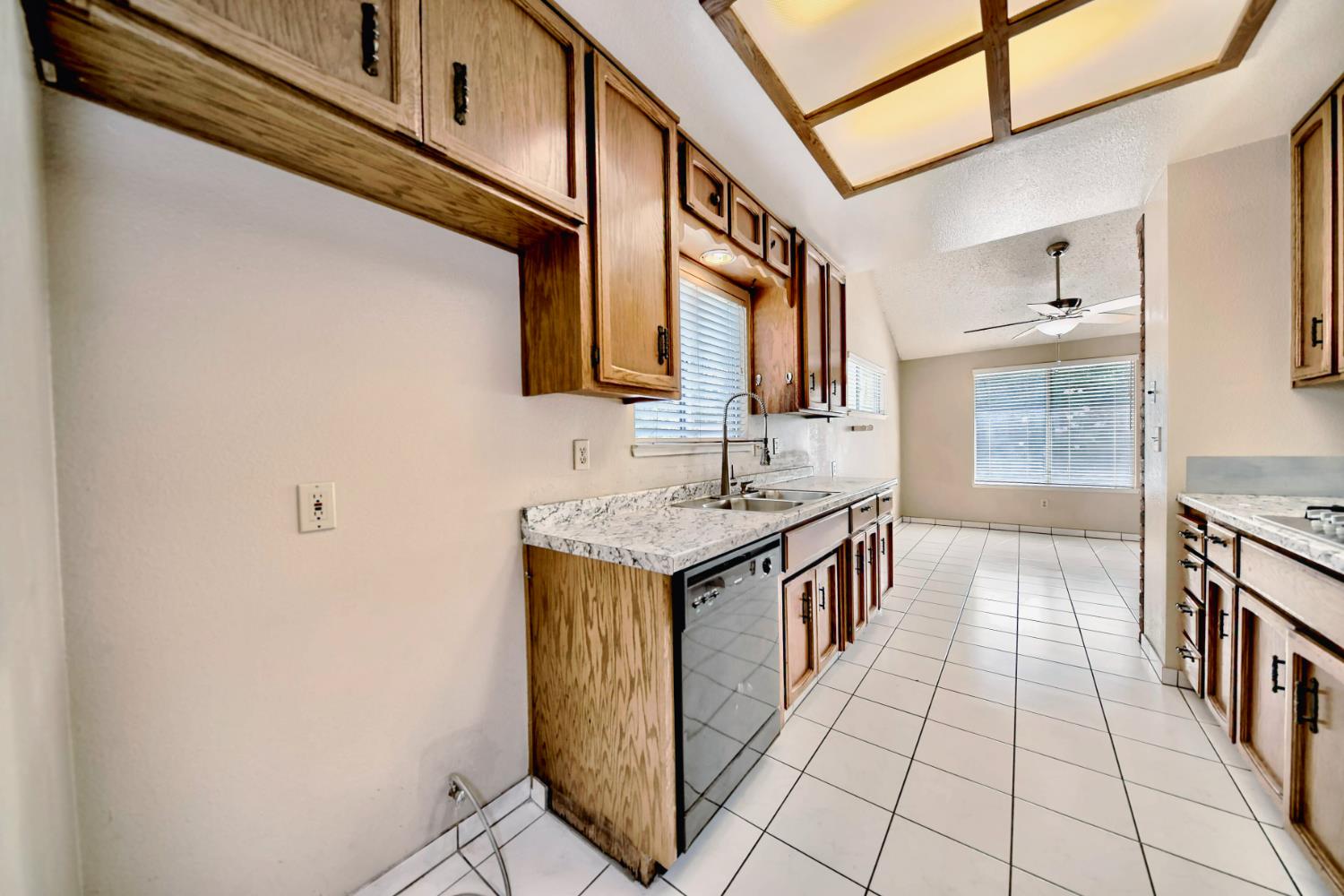 Detail Gallery Image 18 of 79 For 1516 Palmdale Dr, Modesto,  CA 95355 - 3 Beds | 2 Baths