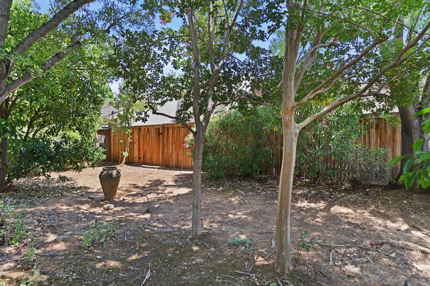 Detail Gallery Image 38 of 42 For 9105 Westcliff Ln, Fair Oaks,  CA 95628 - 3 Beds | 2/1 Baths