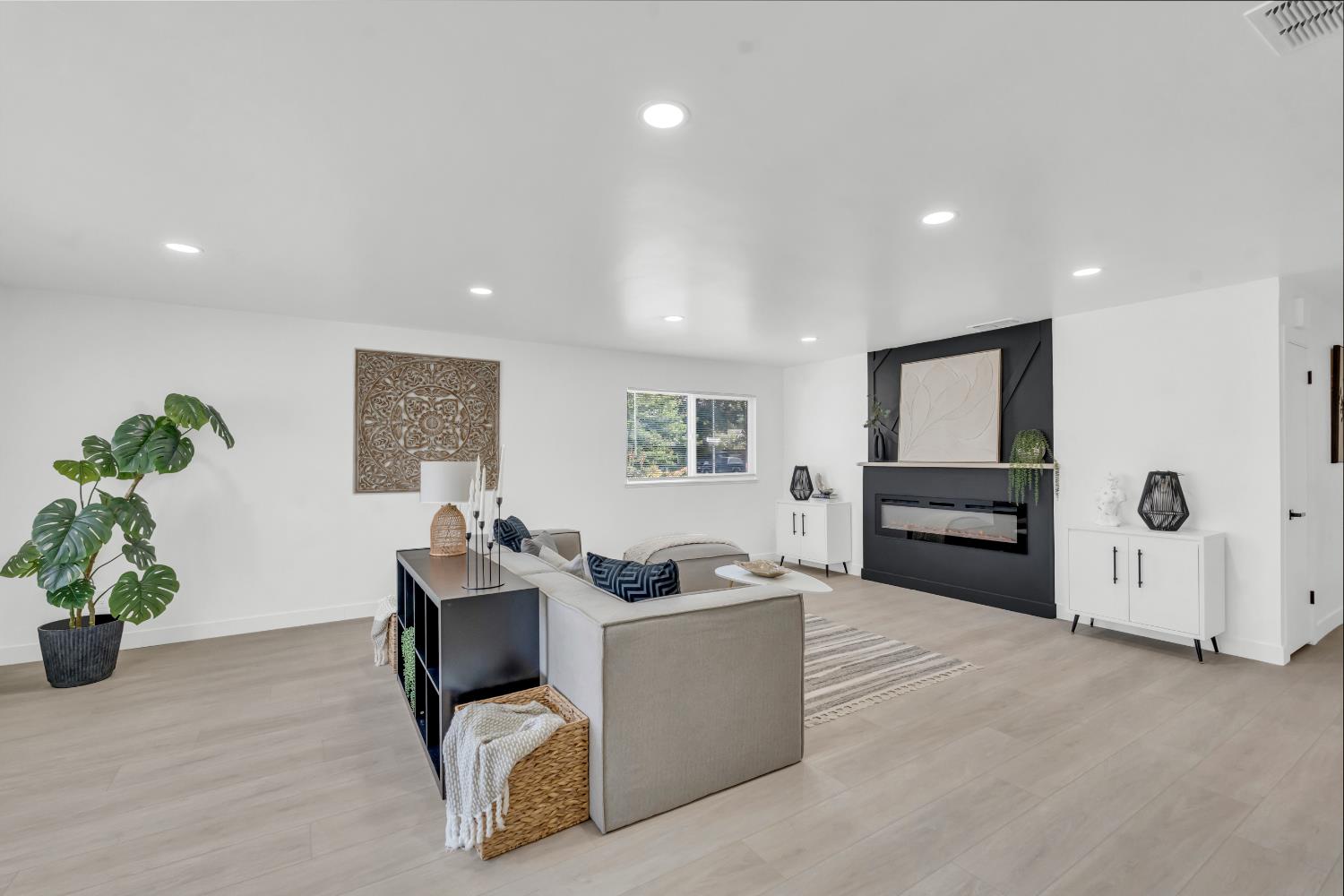 Detail Gallery Image 6 of 66 For 9184 Brian Ct, Sacramento,  CA 95826 - 3 Beds | 2 Baths
