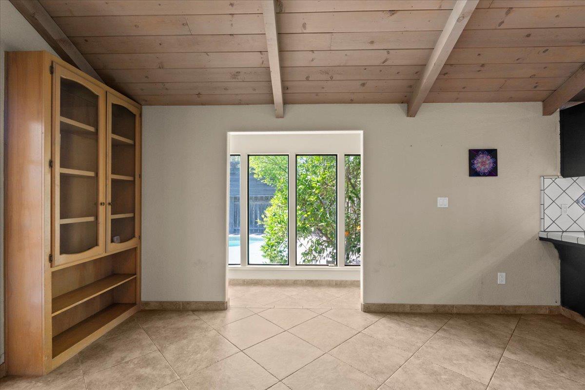 Detail Gallery Image 9 of 34 For 1300 Grover Dr, Modesto,  CA 95351 - 3 Beds | 2/1 Baths