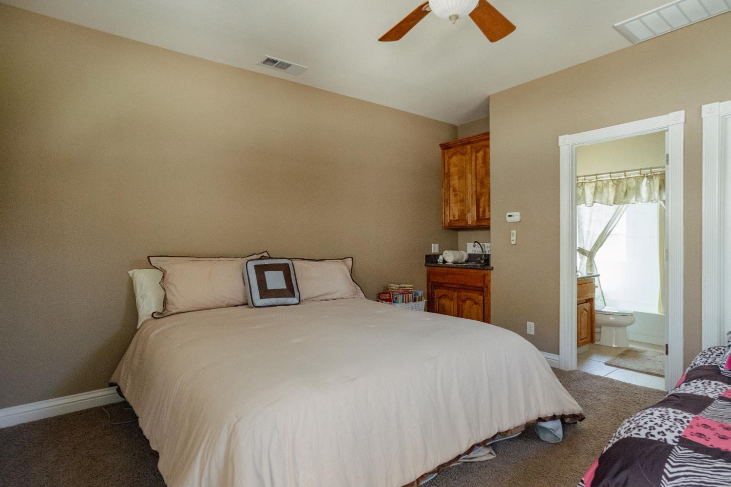 Detail Gallery Image 66 of 78 For 2253 Dyllan Ave, Atwater,  CA 95301 - 4 Beds | 3/2 Baths
