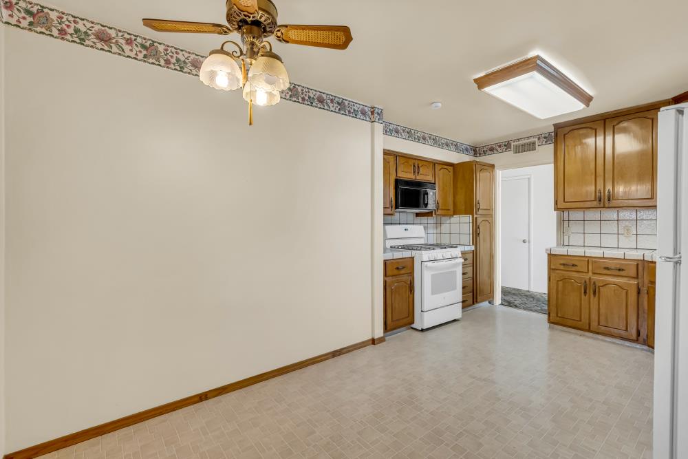 Detail Gallery Image 8 of 38 For 3709 Milton Way, North Highlands,  CA 95660 - 3 Beds | 2 Baths