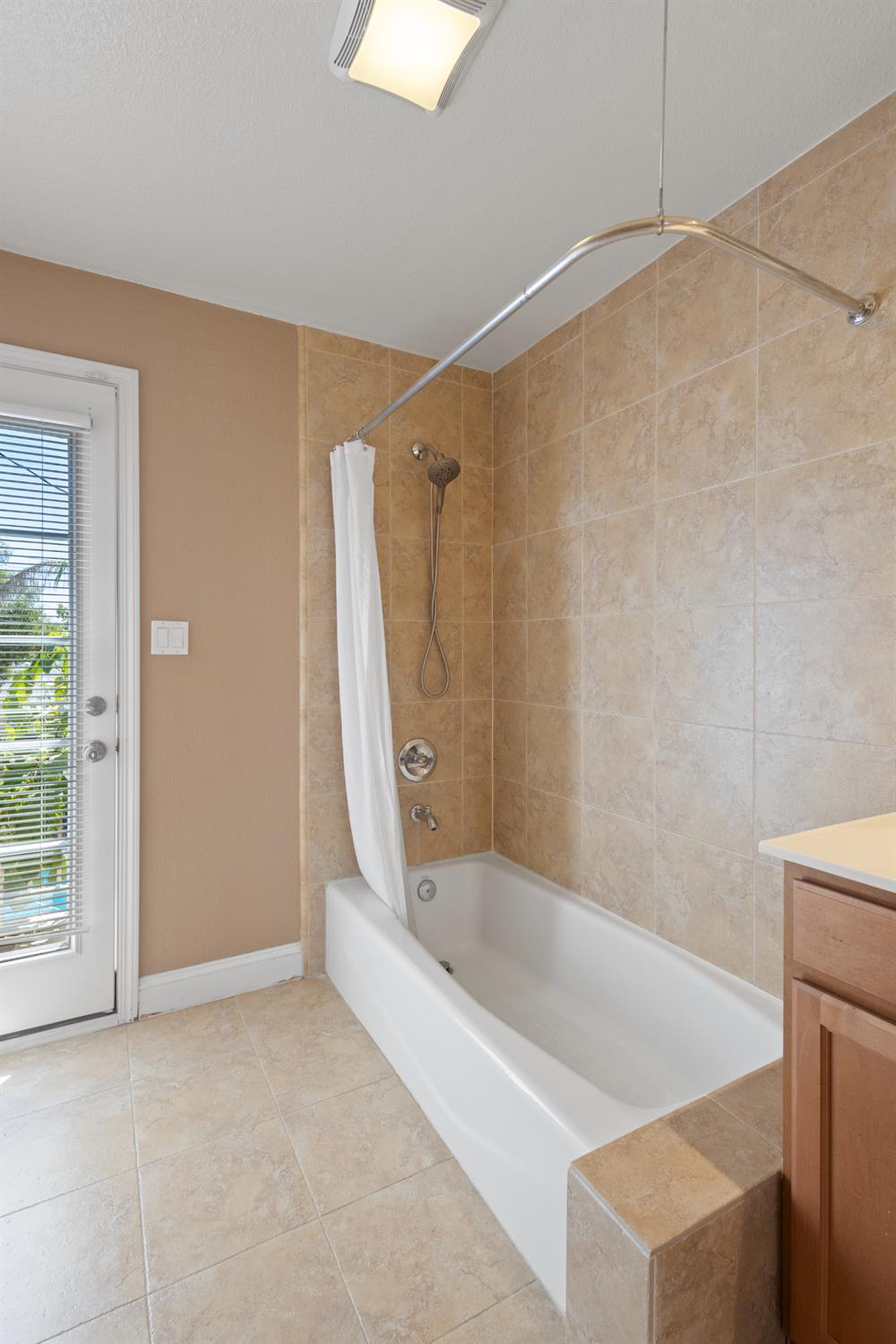 Detail Gallery Image 43 of 64 For 6732 Bismarck Dr, North Highlands,  CA 95660 - 5 Beds | 2/1 Baths