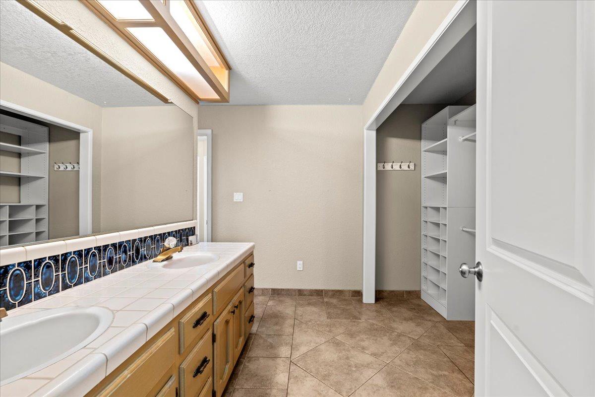Detail Gallery Image 22 of 34 For 1300 Grover Dr, Modesto,  CA 95351 - 3 Beds | 2/1 Baths