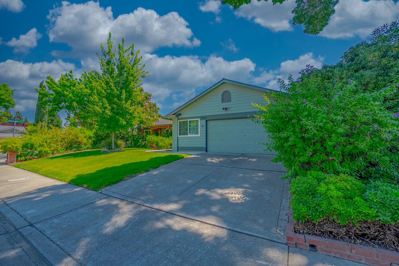 Detail Gallery Image 2 of 49 For 3664 Loyola Ct, Merced,  CA 95348 - 4 Beds | 2/1 Baths