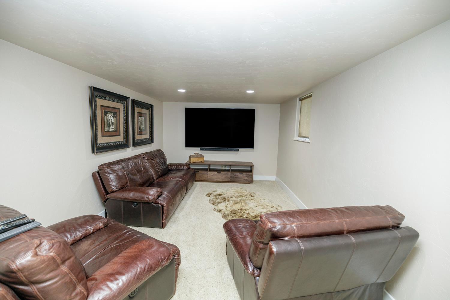 Detail Gallery Image 39 of 56 For 1009 Sycamore Ave, Modesto,  CA 95350 - 3 Beds | 2/1 Baths