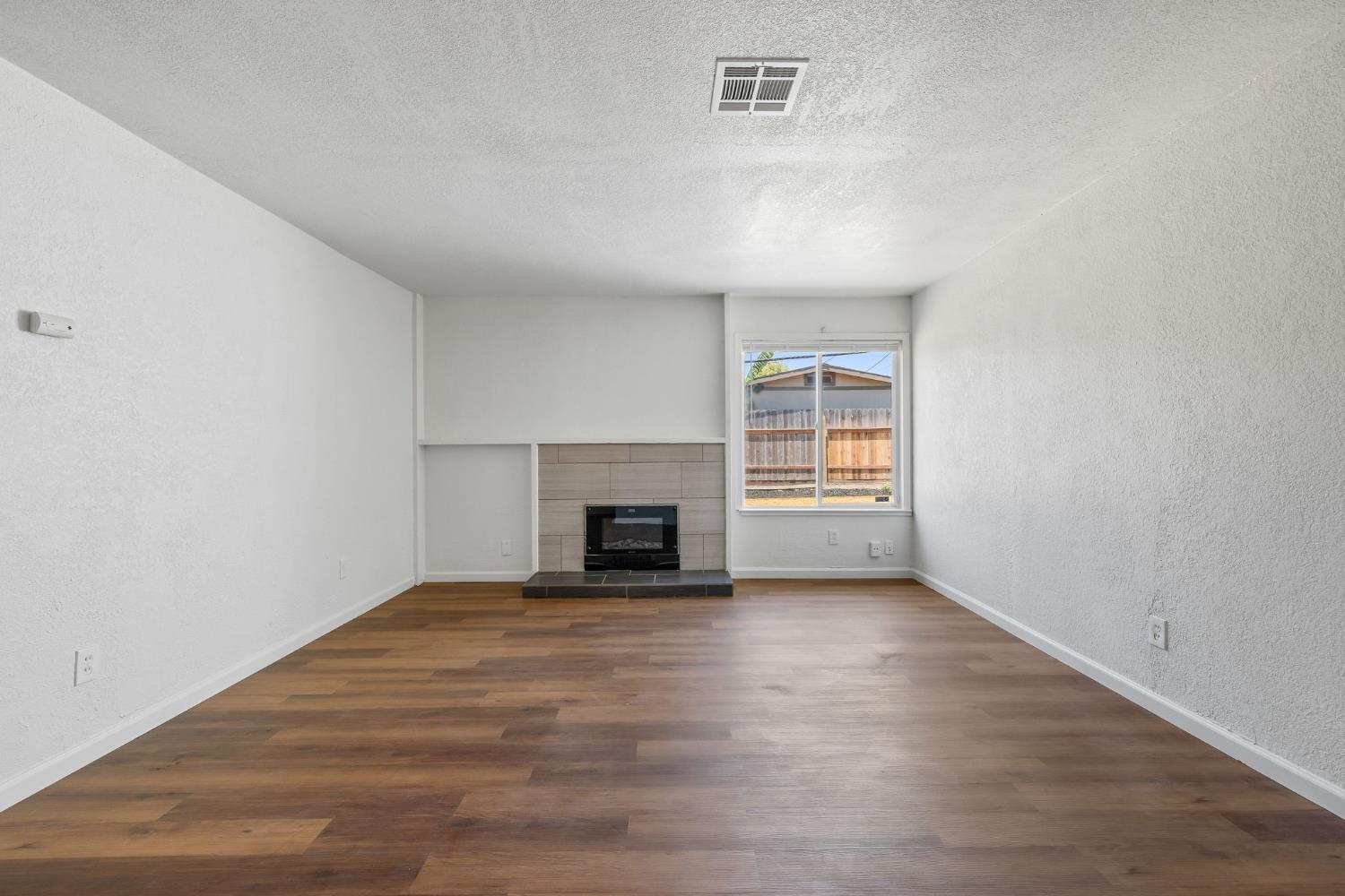 Detail Gallery Image 10 of 57 For 4441 Fenwick Way, North Highlands,  CA 95660 - 3 Beds | 2 Baths