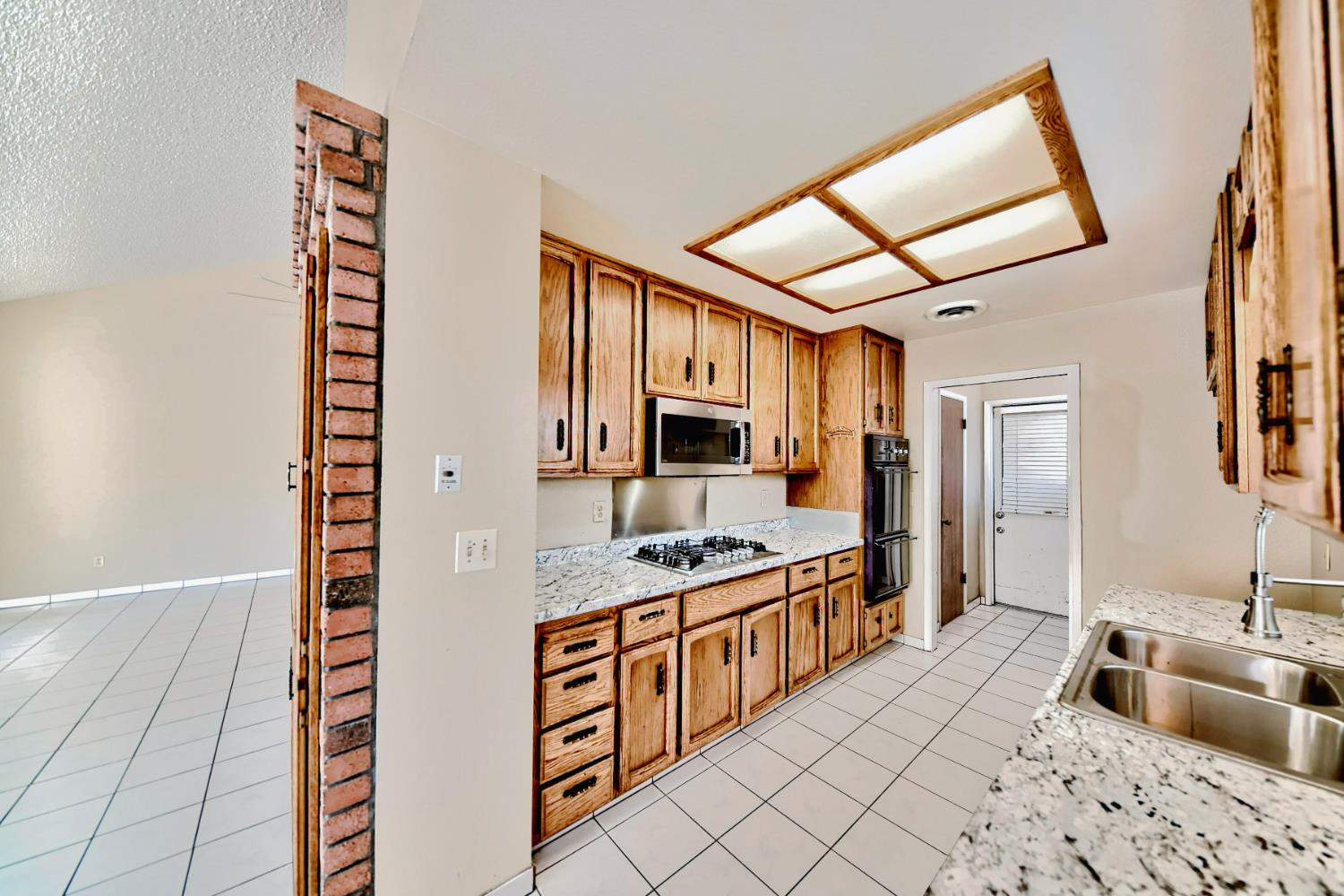 Detail Gallery Image 14 of 79 For 1516 Palmdale Dr, Modesto,  CA 95355 - 3 Beds | 2 Baths