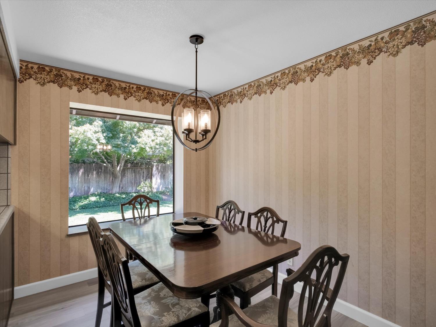 Detail Gallery Image 18 of 47 For 1805 Cardigan Way, Modesto,  CA 95355 - 4 Beds | 3 Baths