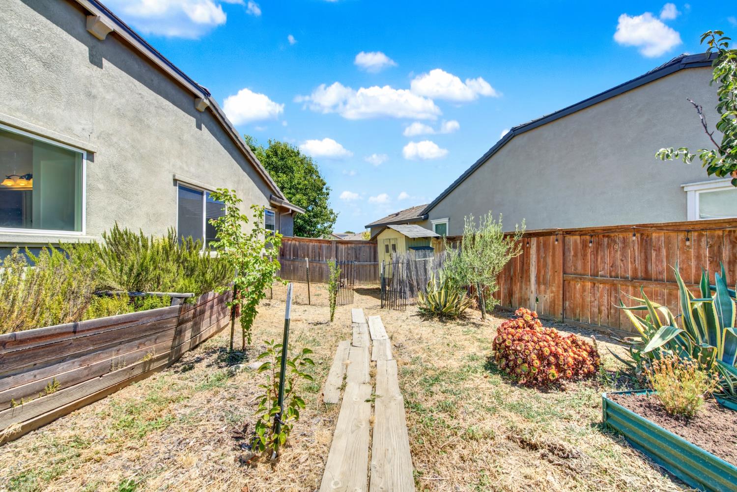 Detail Gallery Image 61 of 72 For 2200 Russell Cir, Woodland,  CA 95776 - 3 Beds | 2/1 Baths
