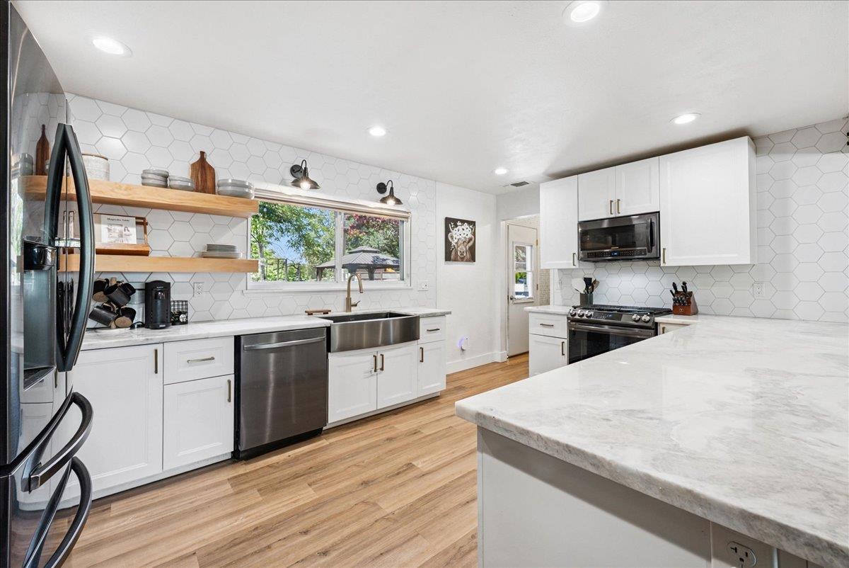 Detail Gallery Image 9 of 52 For 3428 Colvin Dr, Loomis,  CA 95650 - 4 Beds | 3 Baths