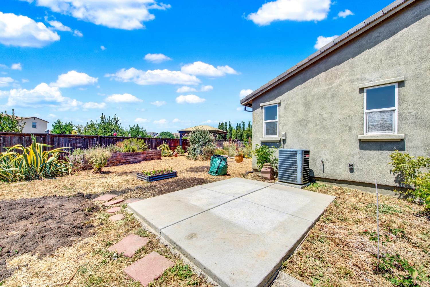 Detail Gallery Image 65 of 72 For 2200 Russell Cir, Woodland,  CA 95776 - 3 Beds | 2/1 Baths