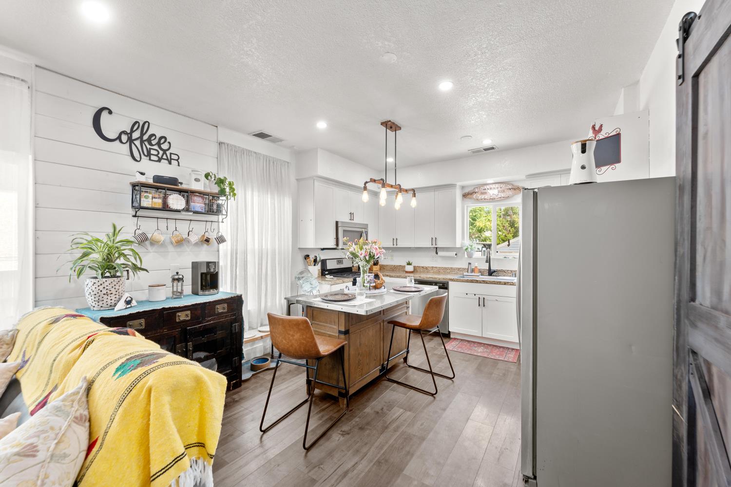 Detail Gallery Image 15 of 63 For 3641 5th Ave, Sacramento,  CA 95817 - 3 Beds | 1/1 Baths