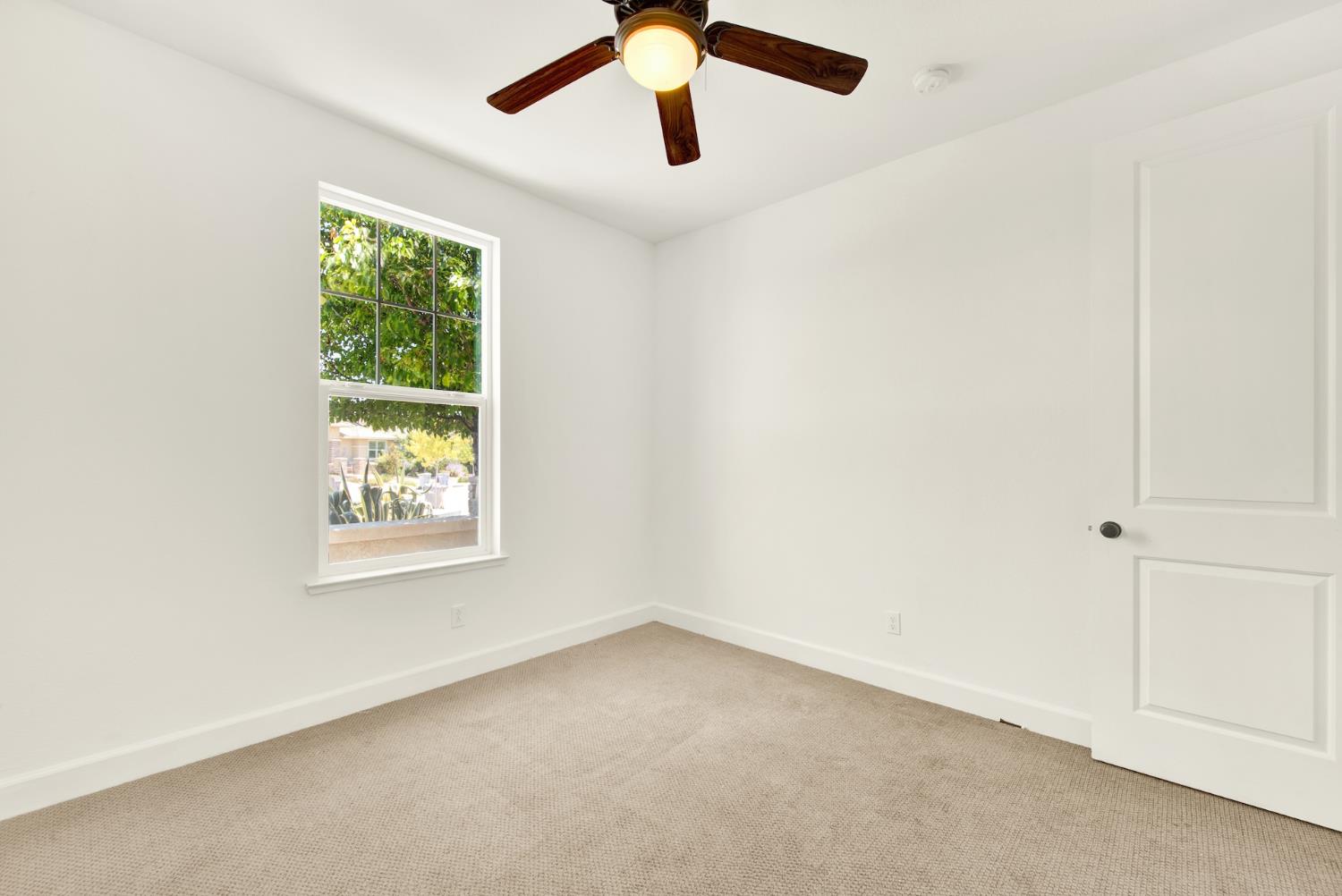 Detail Gallery Image 20 of 72 For 2200 Russell Cir, Woodland,  CA 95776 - 3 Beds | 2/1 Baths