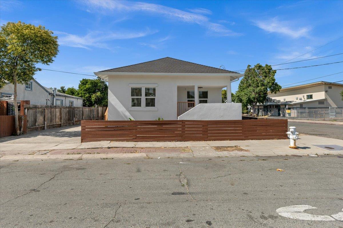 Detail Gallery Image 7 of 68 For 500 W 16th St, Antioch,  CA 94509 - 3 Beds | 2 Baths