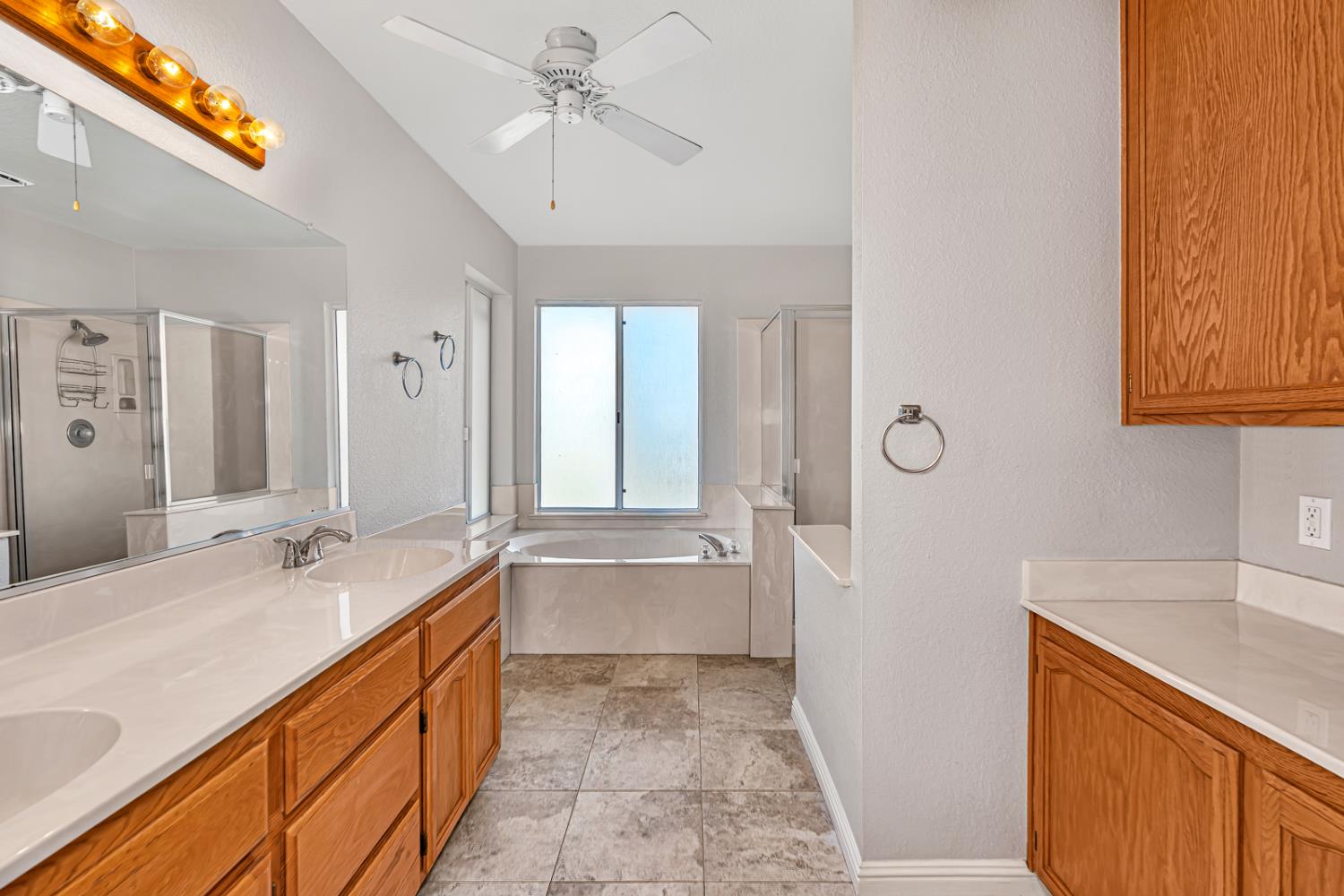 Detail Gallery Image 38 of 58 For 92 Tangelo St, Los Banos,  CA 93635 - 3 Beds | 2/1 Baths