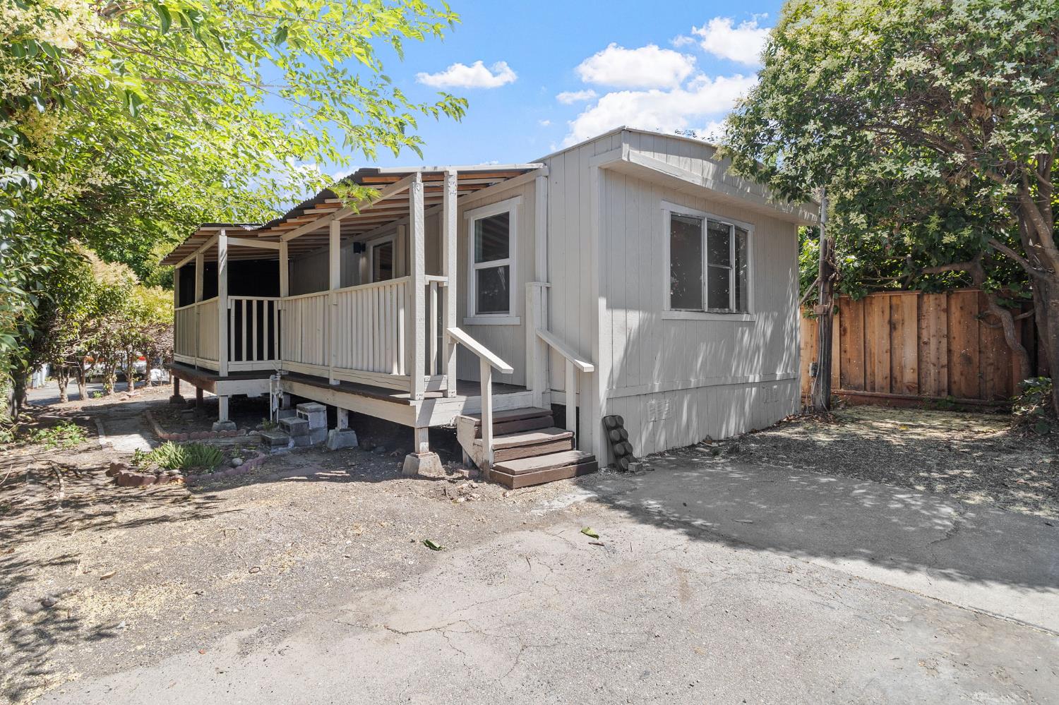 Detail Gallery Image 1 of 15 For 828 Olivina Ave 11, Livermore,  CA 94551 - 2 Beds | 1/1 Baths