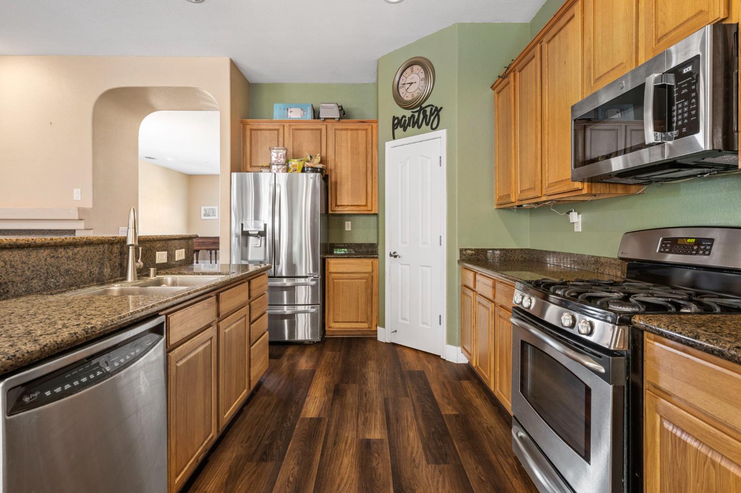 Detail Gallery Image 14 of 33 For 444 Sparrow Dr, Galt,  CA 95632 - 4 Beds | 2 Baths