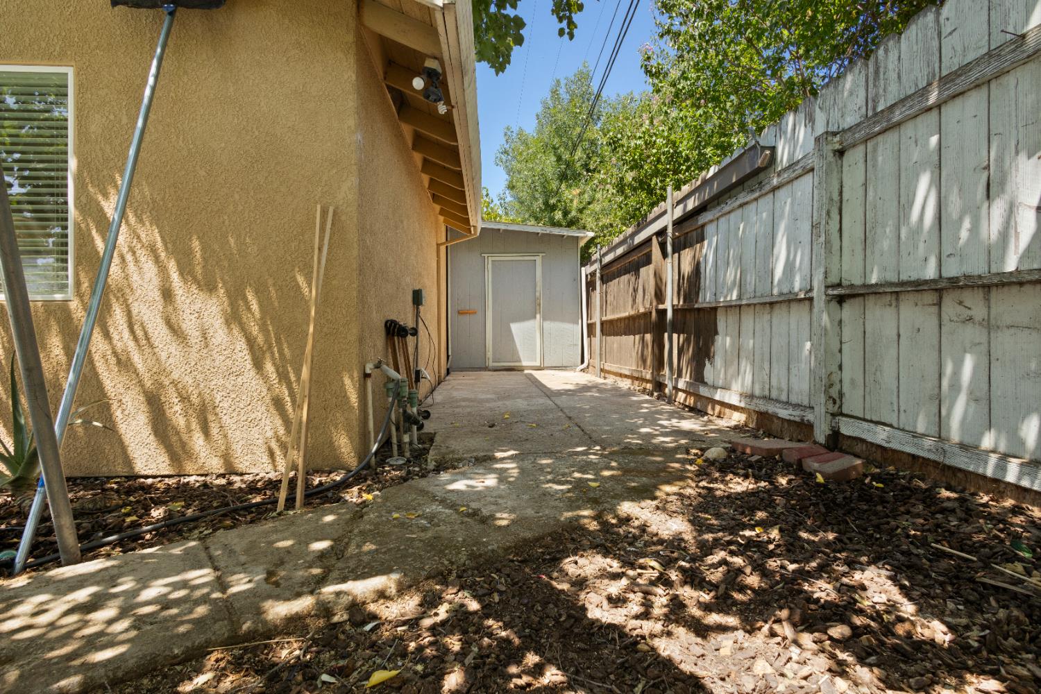 Detail Gallery Image 58 of 64 For 6732 Bismarck Dr, North Highlands,  CA 95660 - 5 Beds | 2/1 Baths