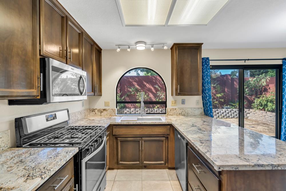 Detail Gallery Image 9 of 33 For 8200 Northam Dr, Antelope,  CA 95843 - 3 Beds | 2 Baths