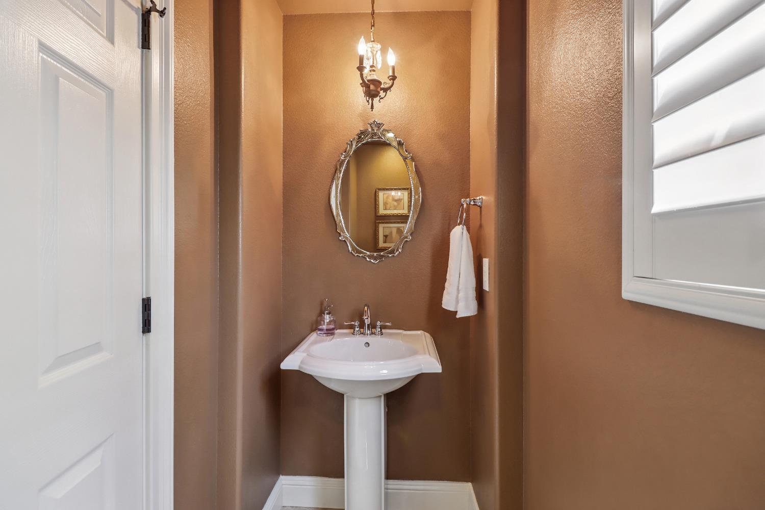 Detail Gallery Image 30 of 59 For 9661 Clos Du Lac Cir, Loomis,  CA 95650 - 4 Beds | 4/1 Baths