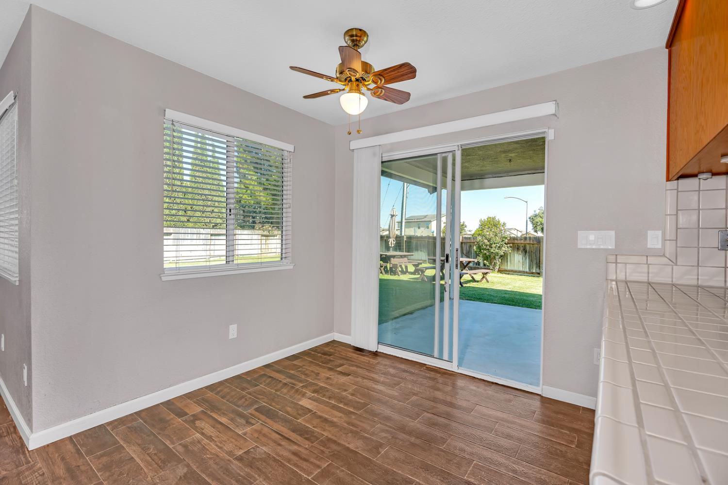 Detail Gallery Image 18 of 58 For 92 Tangelo St, Los Banos,  CA 93635 - 3 Beds | 2/1 Baths