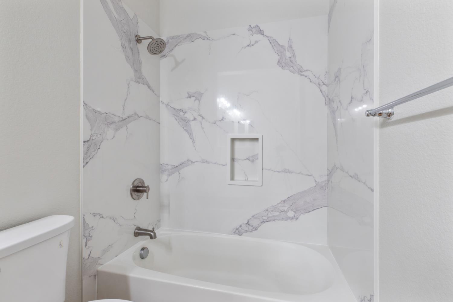 Detail Gallery Image 9 of 19 For 1659 Whispering Wind Dr, Tracy,  CA 95377 - 4 Beds | 2 Baths