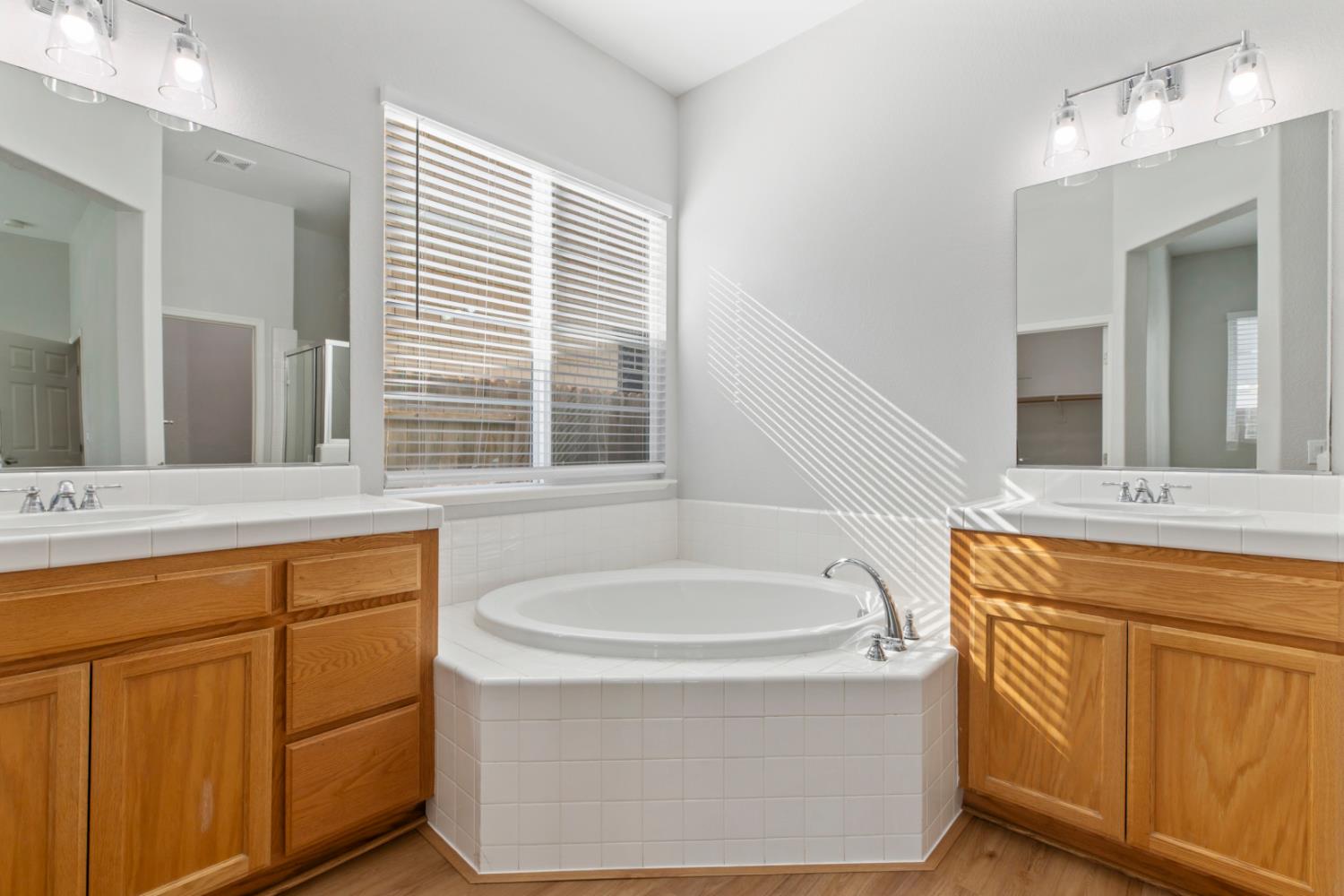 Detail Gallery Image 14 of 19 For 1659 Whispering Wind Dr, Tracy,  CA 95377 - 4 Beds | 2 Baths