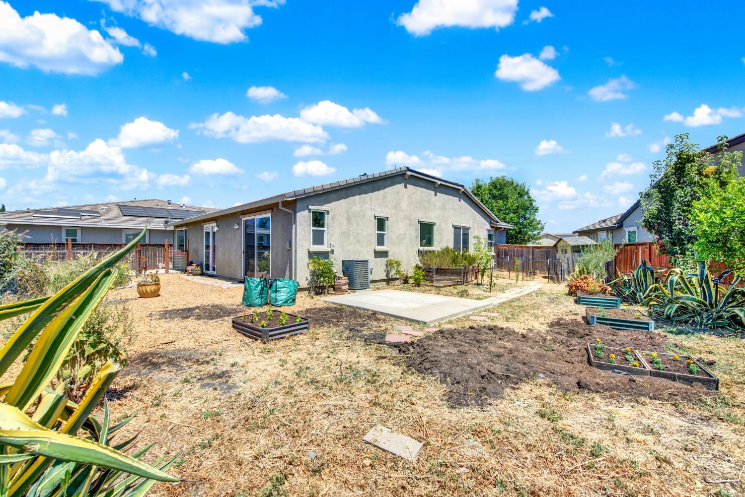 Detail Gallery Image 68 of 72 For 2200 Russell Cir, Woodland,  CA 95776 - 3 Beds | 2/1 Baths