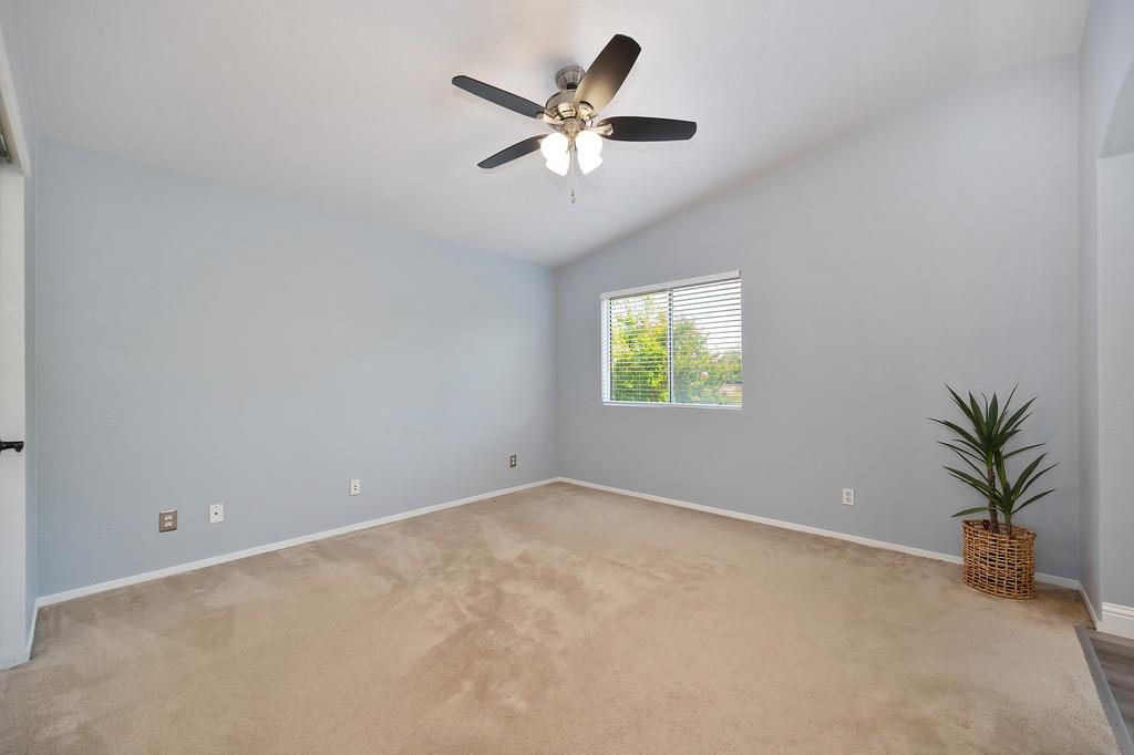 Detail Gallery Image 17 of 51 For 9567 Diamond Point Ln, Elk Grove,  CA 95758 - 4 Beds | 2/1 Baths
