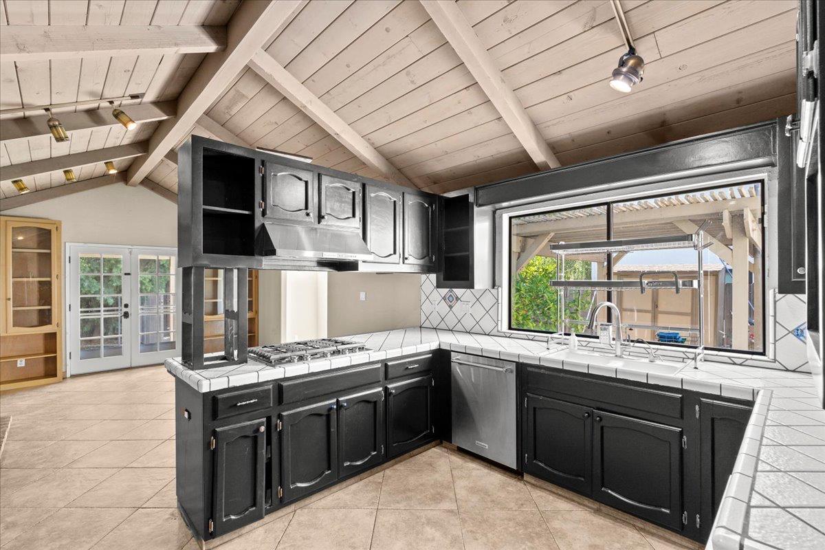 Detail Gallery Image 10 of 34 For 1300 Grover Dr, Modesto,  CA 95351 - 3 Beds | 2/1 Baths