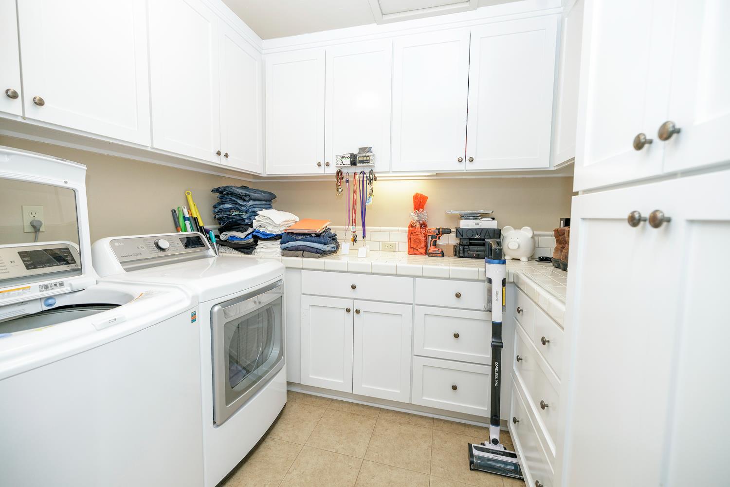 Detail Gallery Image 36 of 56 For 1009 Sycamore Ave, Modesto,  CA 95350 - 3 Beds | 2/1 Baths