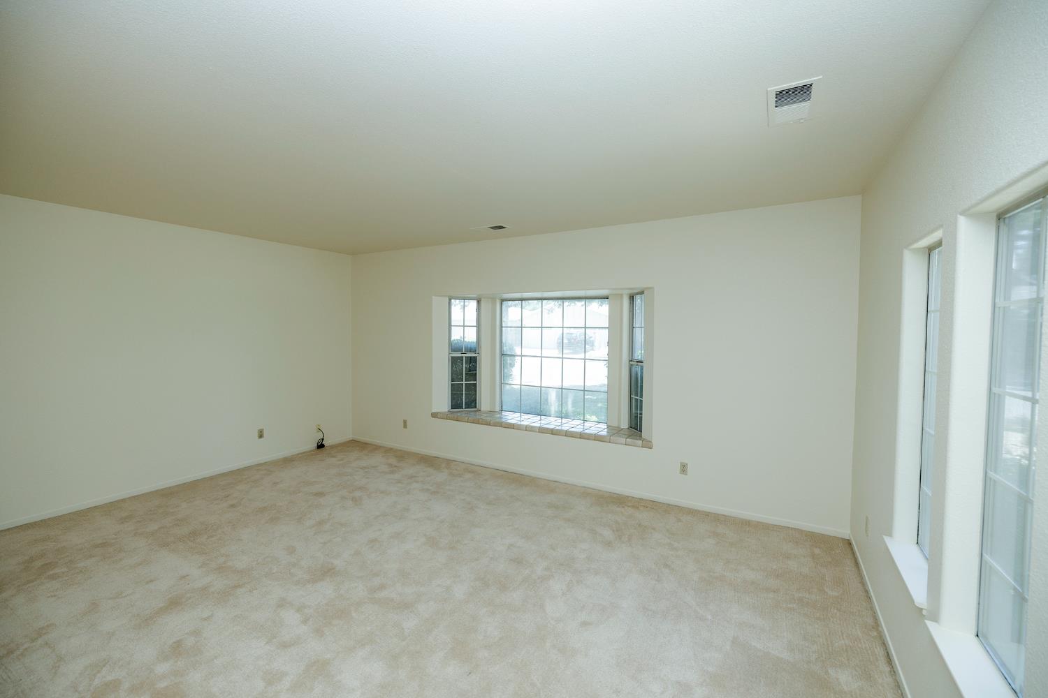 Detail Gallery Image 10 of 70 For 3709 Springcreek Dr, Modesto,  CA 95355 - 3 Beds | 2/1 Baths