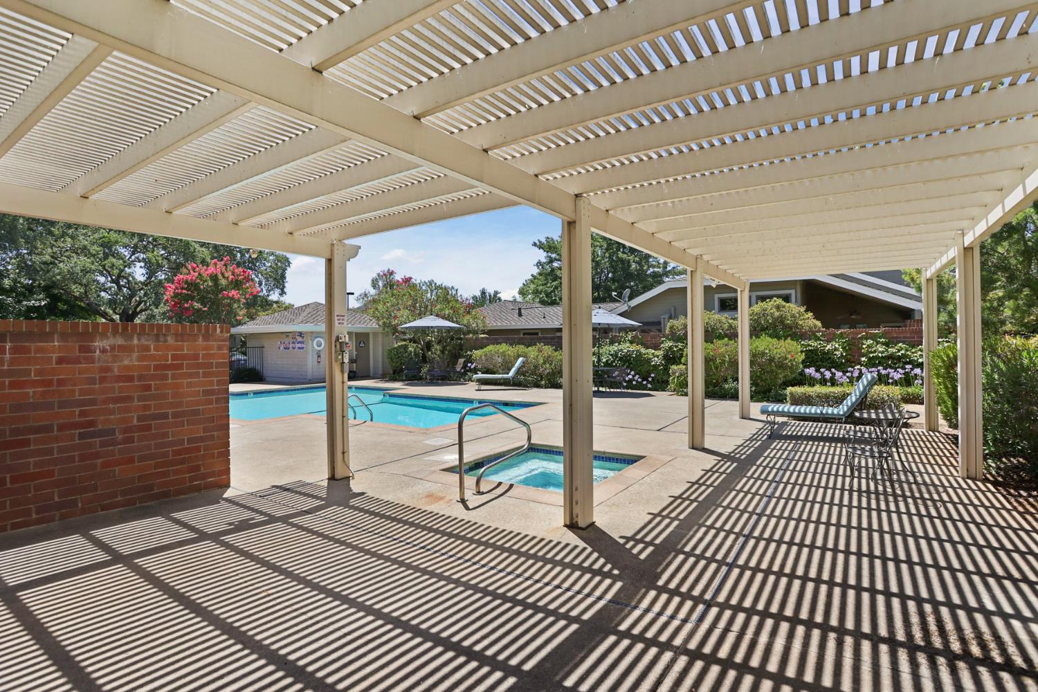 Detail Gallery Image 41 of 42 For 9105 Westcliff Ln, Fair Oaks,  CA 95628 - 3 Beds | 2/1 Baths
