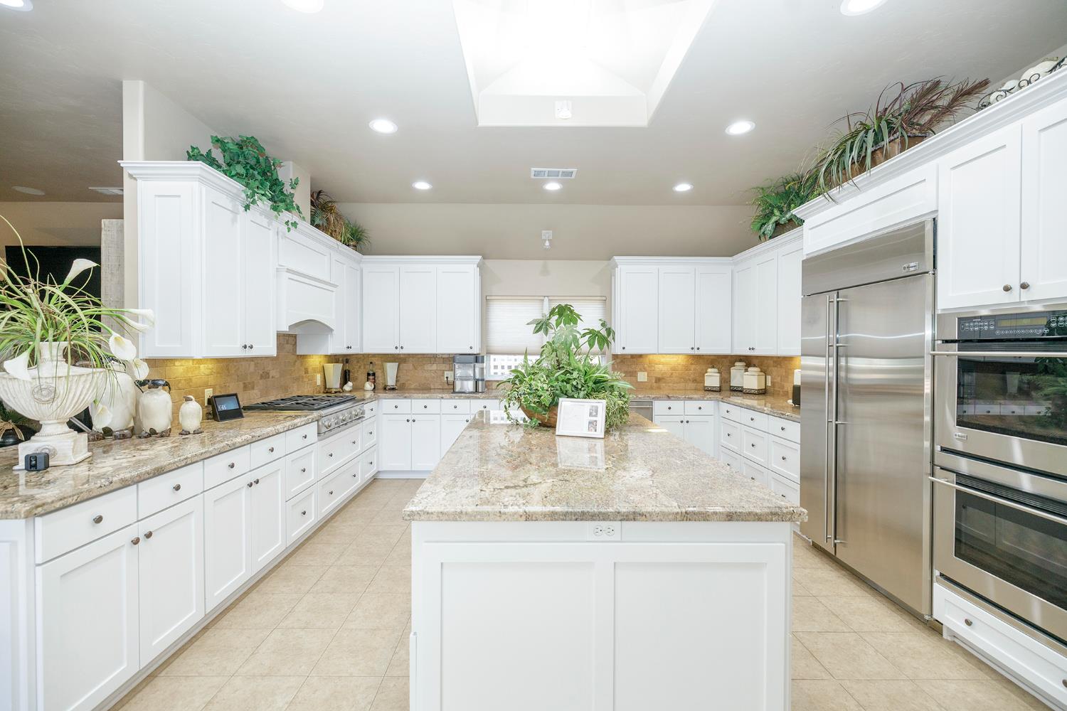 Detail Gallery Image 16 of 56 For 1009 Sycamore Ave, Modesto,  CA 95350 - 3 Beds | 2/1 Baths