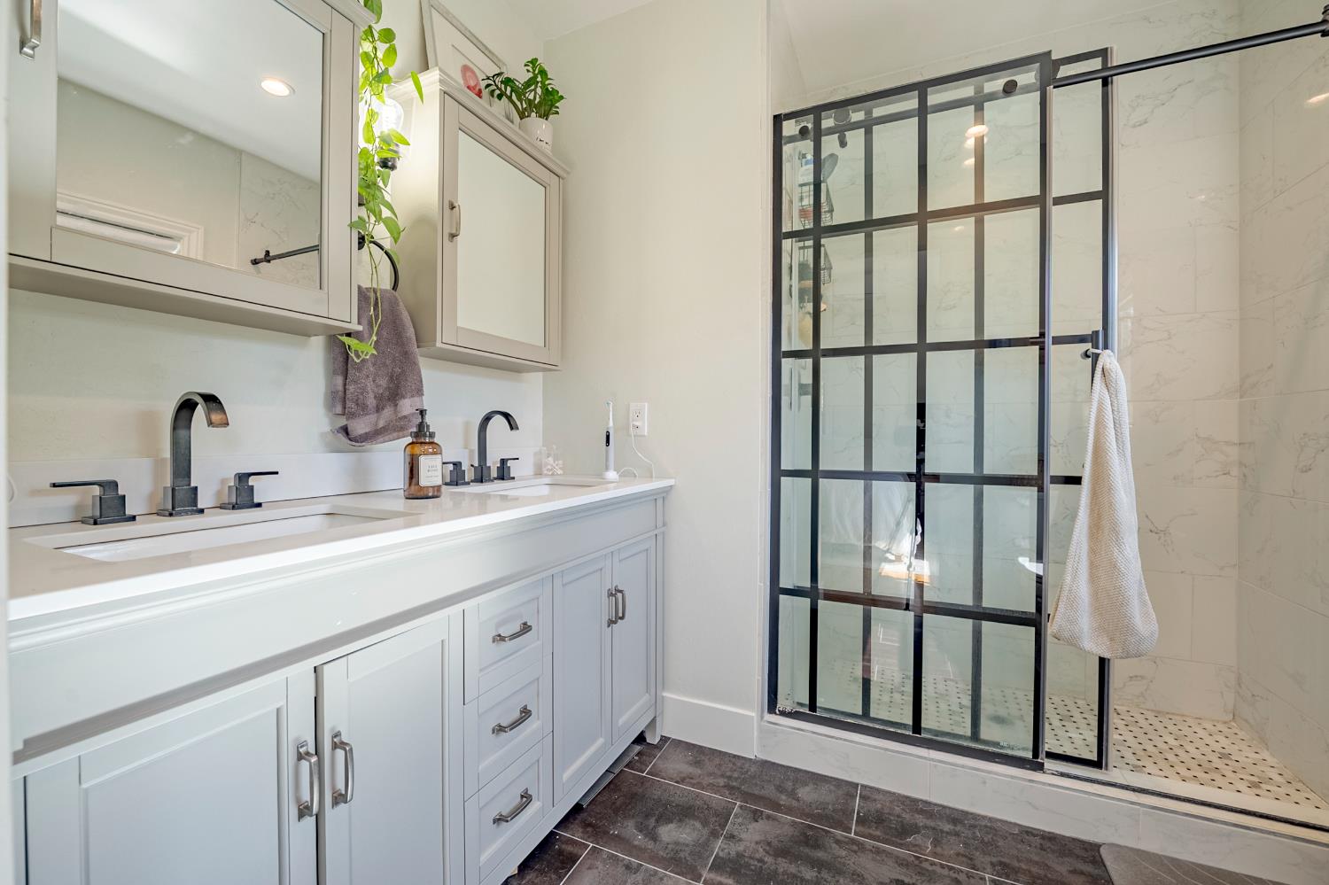 Detail Gallery Image 37 of 42 For 400 E 21st St, Merced,  CA 95340 - 3 Beds | 1/1 Baths