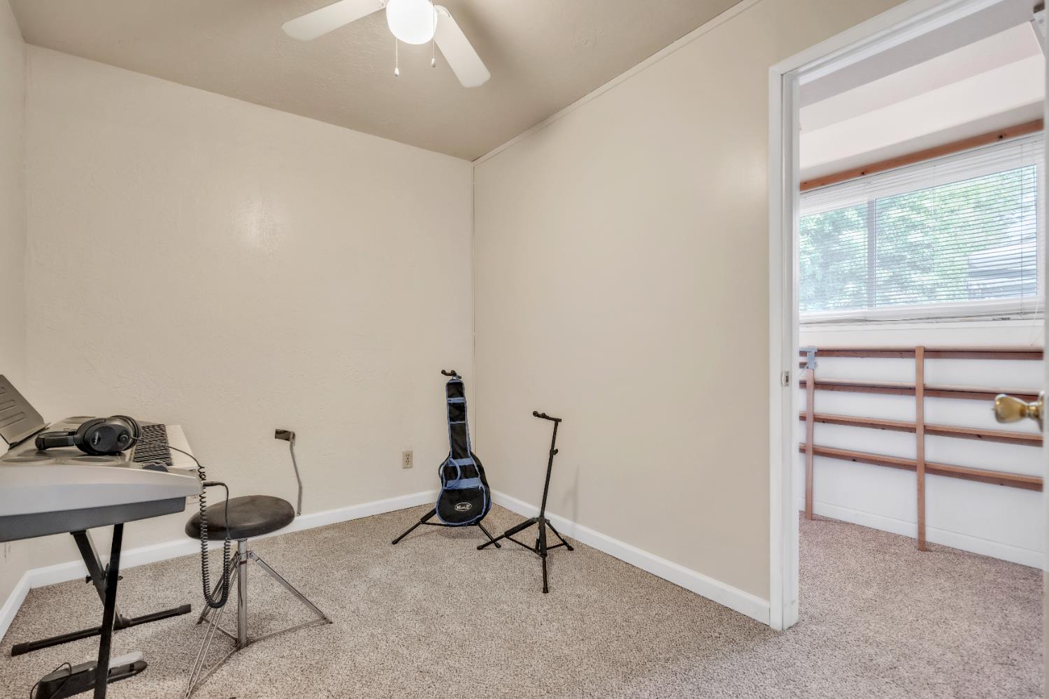 Detail Gallery Image 15 of 33 For 8888 Tahiti Ct, Orangevale,  CA 95662 - 4 Beds | 2 Baths