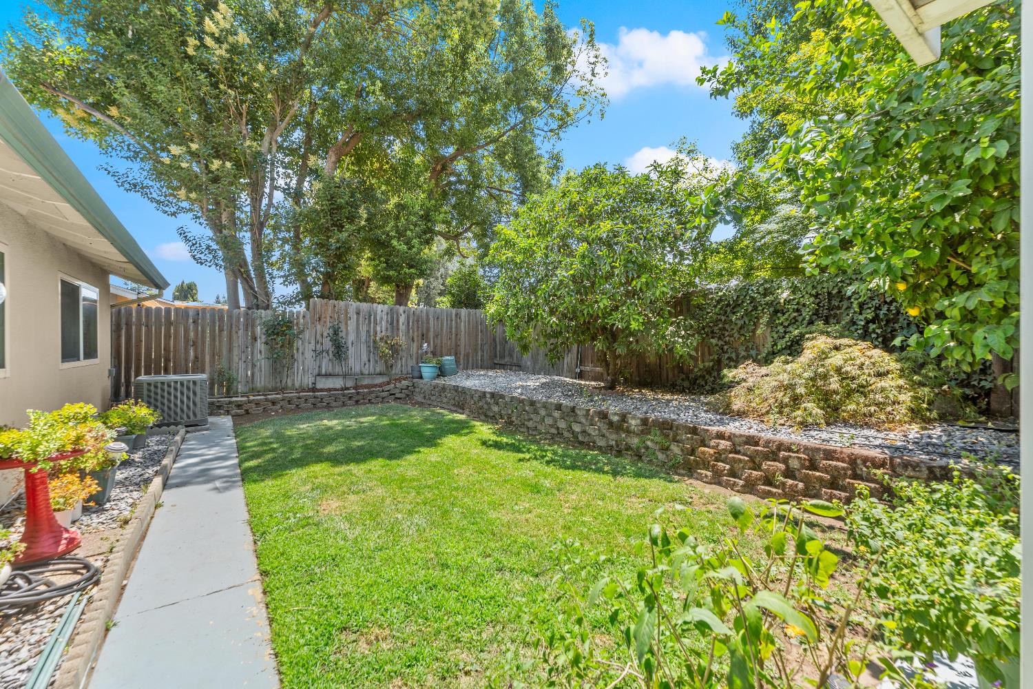 Detail Gallery Image 29 of 39 For 8852 Salmon Falls Dr, Sacramento,  CA 95826 - 3 Beds | 2 Baths